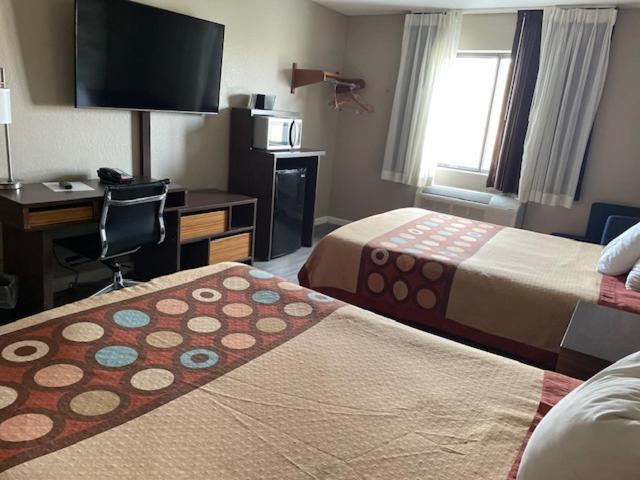 Super 8 By Wyndham Alton Motel Bagian luar foto