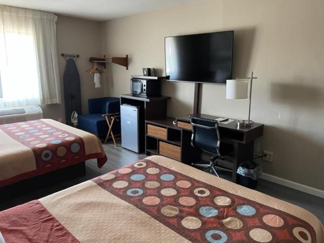 Super 8 By Wyndham Alton Motel Bagian luar foto